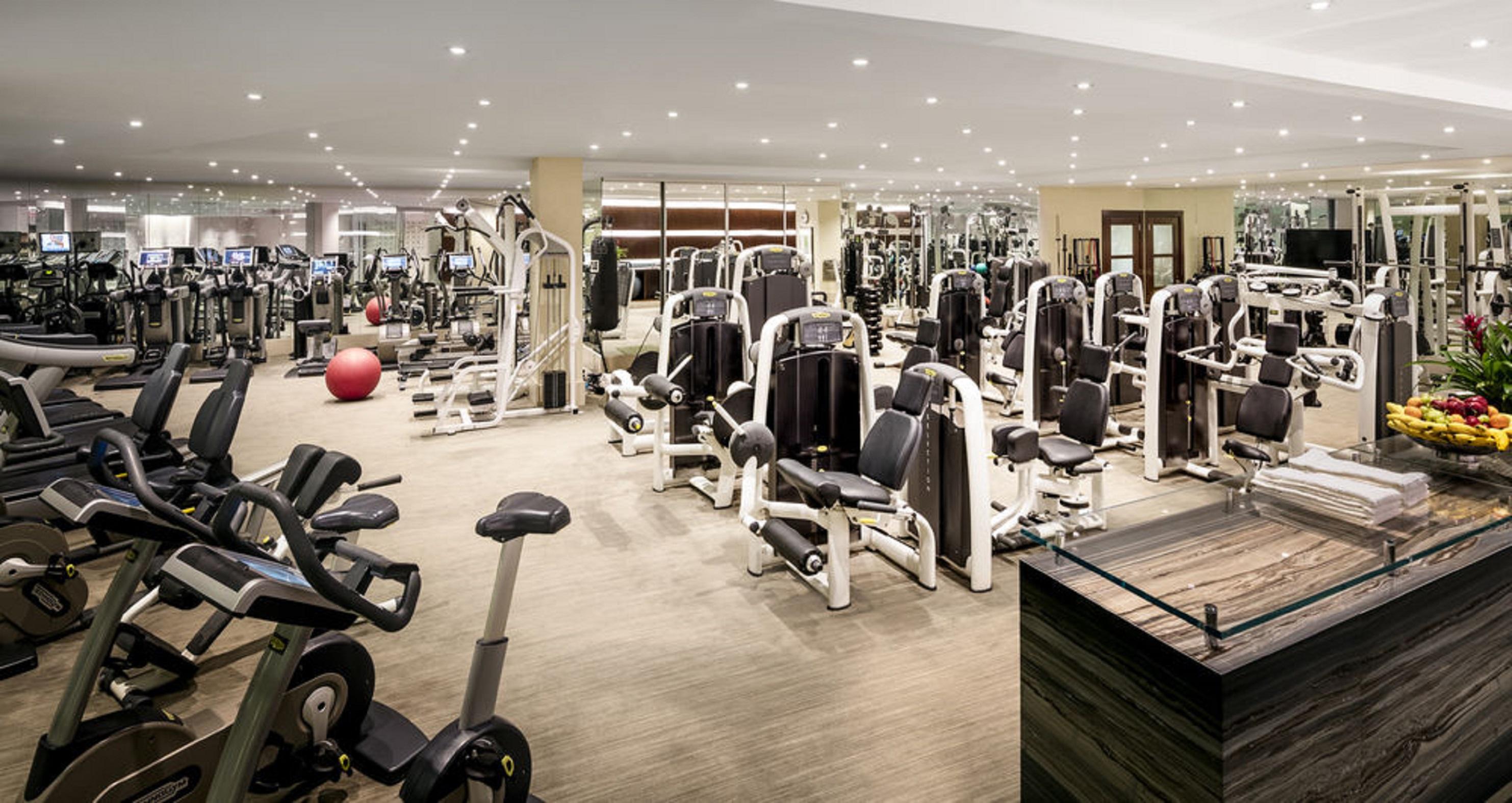 Trump International New York Ngoại thất bức ảnh The gym at The Dorchester