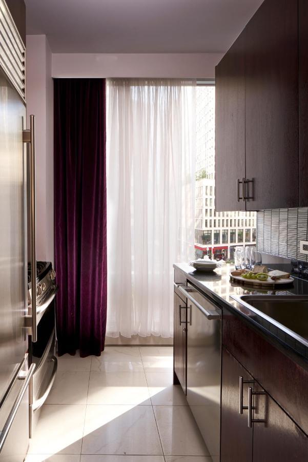 Trump International New York Ngoại thất bức ảnh A kitchen curtain