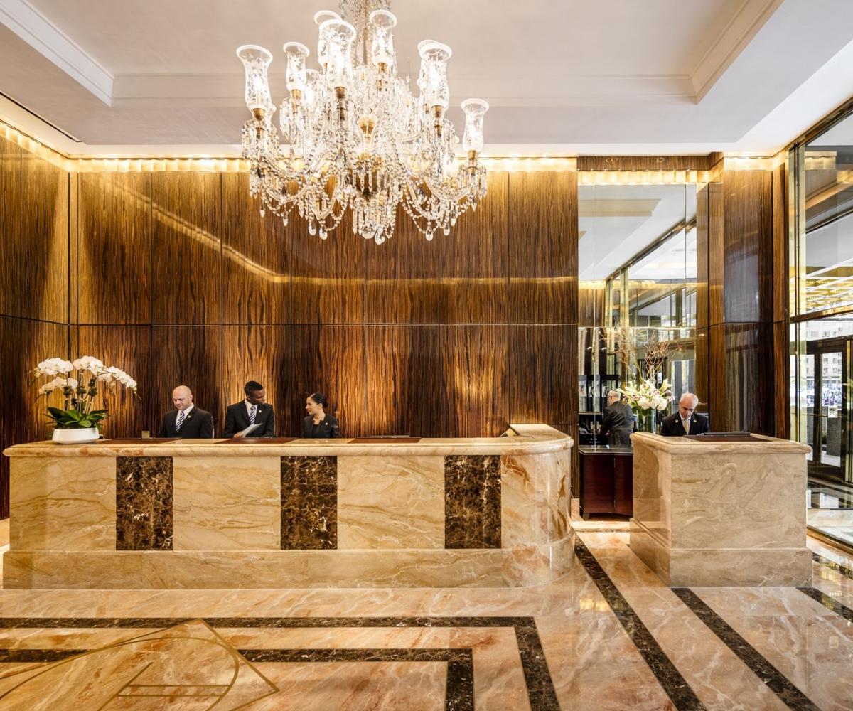 Trump International New York Ngoại thất bức ảnh The lobby of the Four Seasons Hotel
